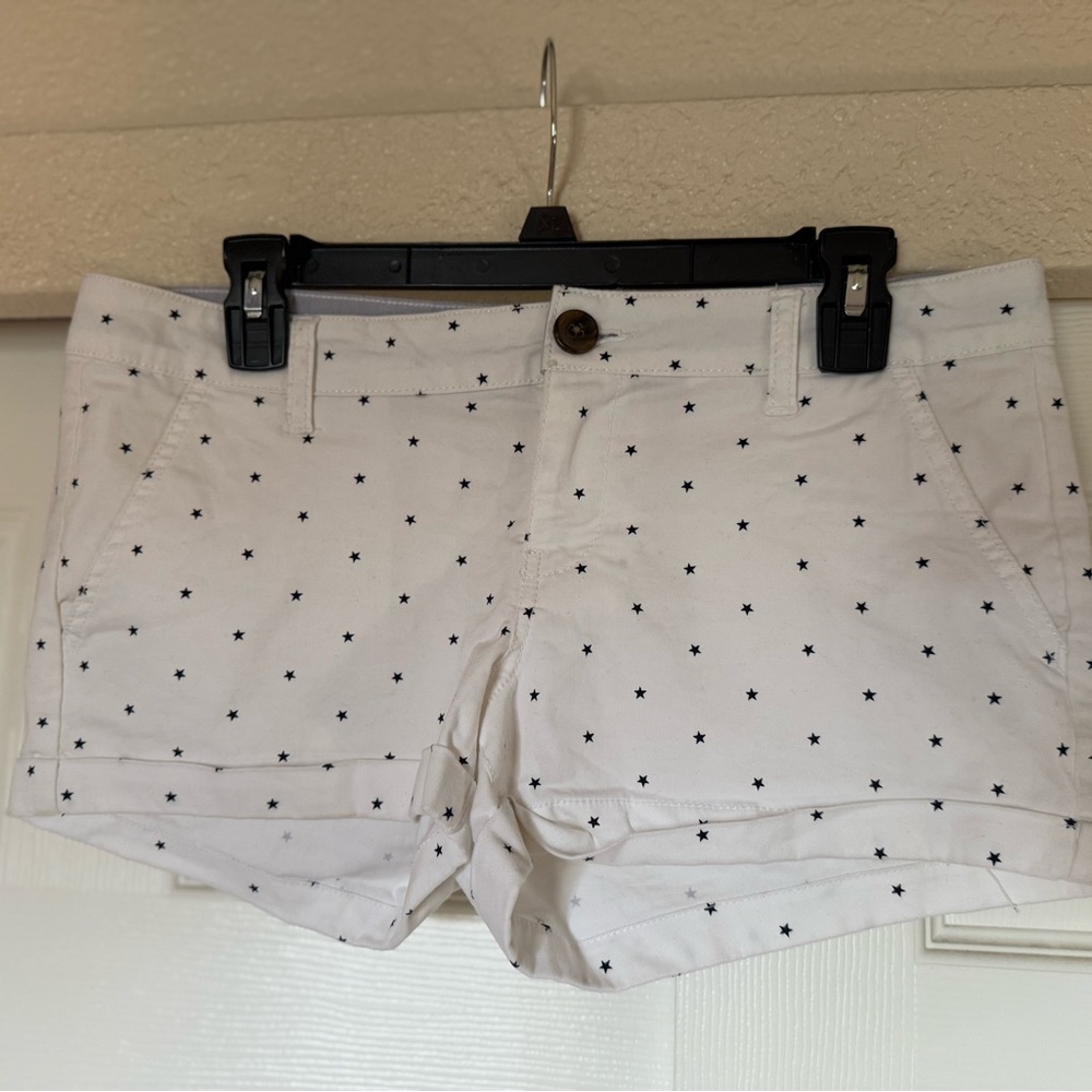 White Star-Patterned Shorts